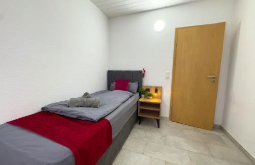 Serviceroom24 - Apartment 6 in Recklinghausen Hoch WLAN - Smart-TV - 24-7 Check-in und Küche - Foto 5