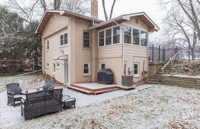 Amazing Lakefront Retreat On Long Lake! 2 Bedroom Home by RedAwning - Foto 39