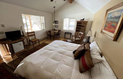 Charming Riverside Vacation Rental with Scenic Mountain Views near Ennis, Montana - Foto 26