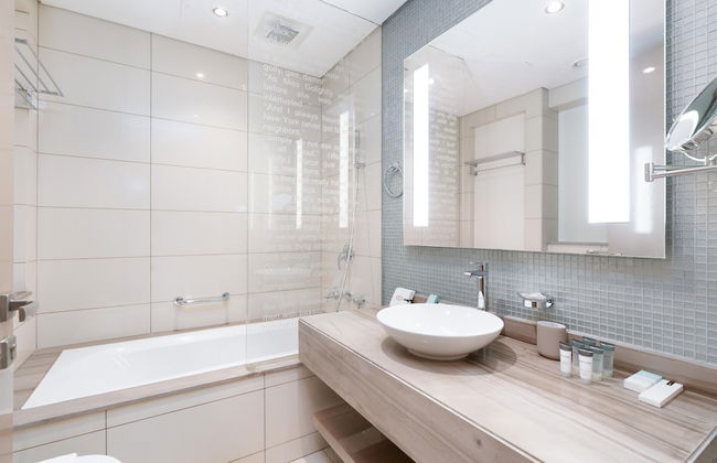 Lux BnB Paramount Tower I Burj Views - Photo 48