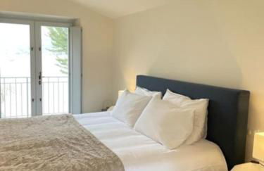 The Boathouse, at the lake - Photo 32