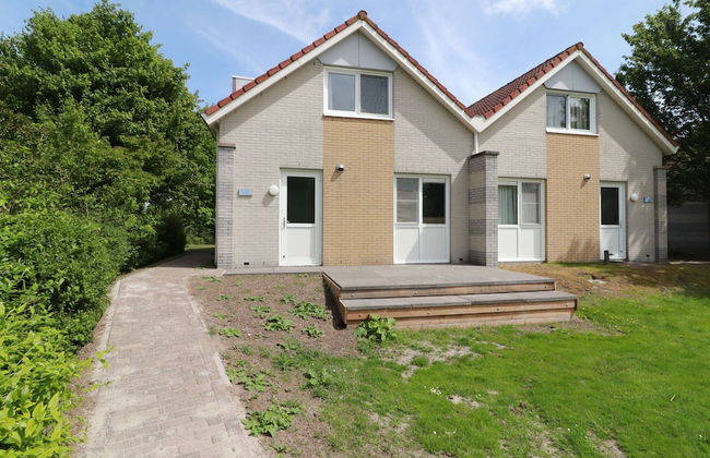 Holiday Home on the Water in Friesland - Foto 24