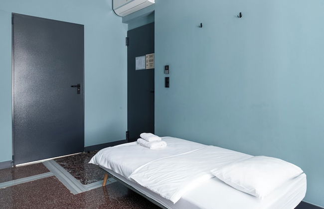 Zeus is Loose Hostel - Photo 39