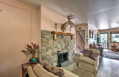 Red River Ski Condo on Main St - Mtn View! - Foto 2
