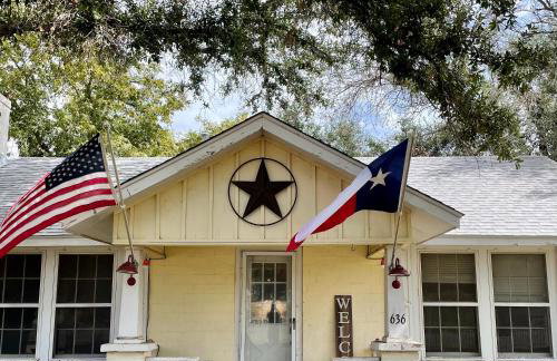 Pet Friendly Graham 2 Bedroom Home Christmas 365 at The Mistletoe Farm - Foto 43