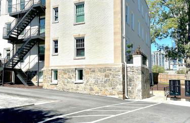 Luxe Suite - Comfort - King Bed and Free Parking - Foto 11