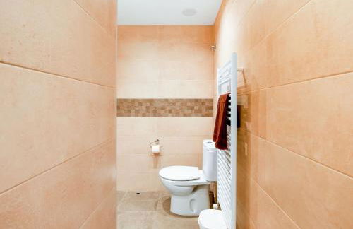 Stay in Historic Laguardia, Sleeps 8 - Photo 18