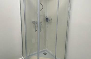 Spacious 2 bedroom flat nearby train and bus station - Foto 21