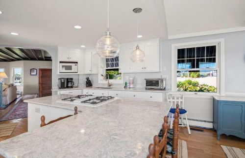 Stunning Waterfront Home w Private Dock - Foto 10