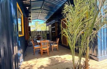 Container Azul na beira do rio e a poucos metros do mar em mogiquiçaba bahia - Foto 13