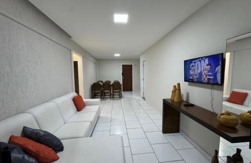 Aconchegante apartamento a 100 mt da Praia da Bacutia - Foto 2