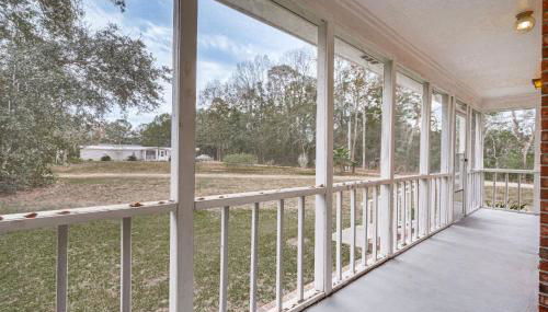 Secluded Mount Pleasant Home - 6 Mi to Beaches! - Foto 3