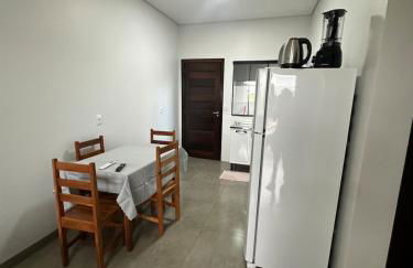 Casa vaga 2 carros ou caminhonete, 2 quartos, espaçosa, completa para 8 pessoas - Foto 14