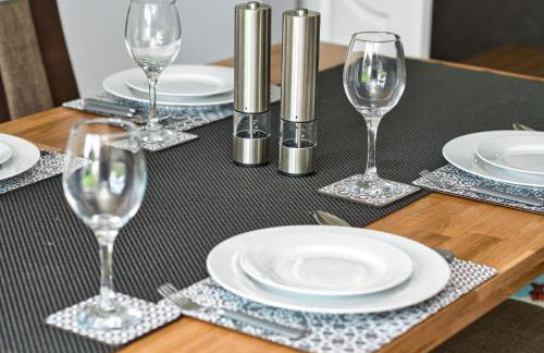 Cosy 3 bed with Parking- Family and Contractors - Foto 8