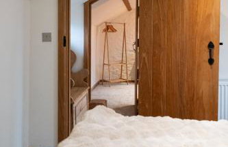 The Coach House - Beautiful Home in Cheltenham! - Photo 113