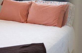 Wood Circle House - Dog Friendly with Fenced in Backyard - Foto 46