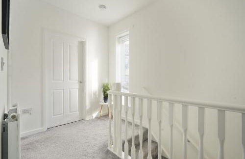 Mersey Way, Spacious 3 Bed Home, Close to Sheffield City Centre & FREE Driveway Parking - Perfect for Workers, Groups & Families - Hosted by Stay Host Save - Foto 36