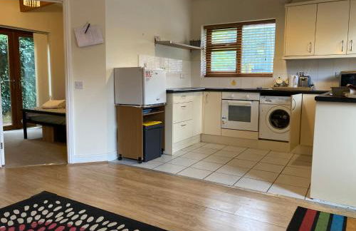 CV225AA 1 Bedroom-Near Rugby School-Ground Floor-WiFi-Self Check In - Foto 1