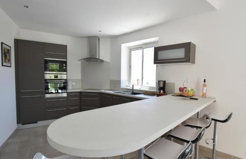 Peaceful Poolside Escape - Foto 6