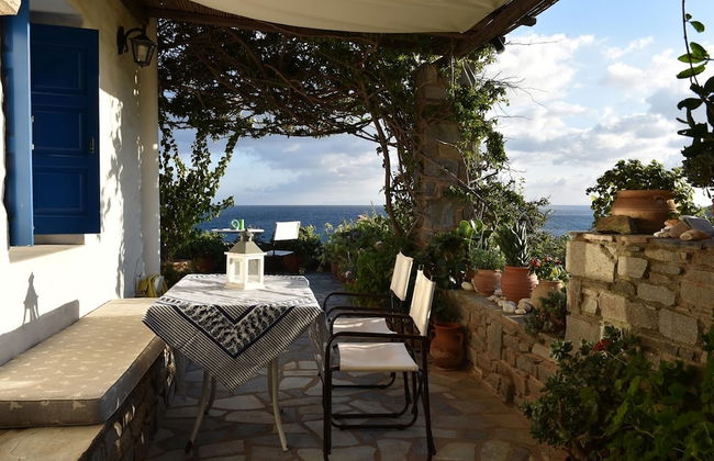 Sophia Villa Paros - Beachfront Villa at Lolantonis - Photo 89