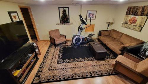 Comfortable Room Rental for a Vacation in Poweshiek County, Iowa - Photo 2