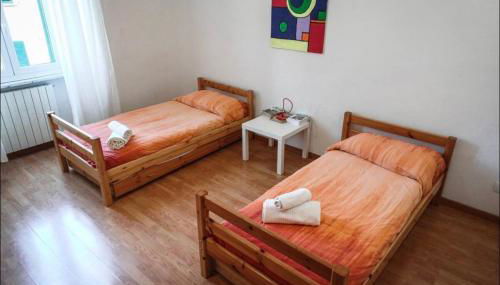 Al mare da Alfred and Cate - Ampio appartamento a due passi dal Centro Storico e dalla Stazione con AC - Foto 5, towels