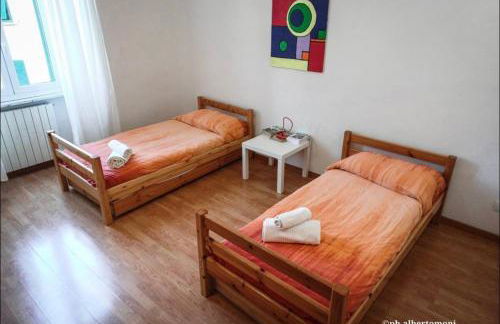 Al mare da Alfred and Cate - Ampio appartamento a due passi dal Centro Storico e dalla Stazione con AC - Foto 5