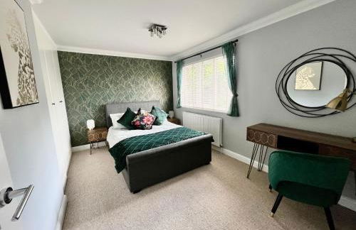 Modern Home, Close to the City Centre with Parking - Foto 3