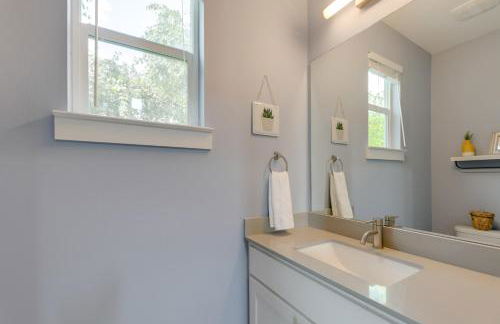 6 Mi to Dtwn Austin Escape with Private Yard - Foto 11