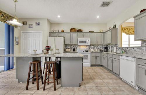 Mickeys Sunspot - 6 bed Emerald Island Resort pool home - Foto 21