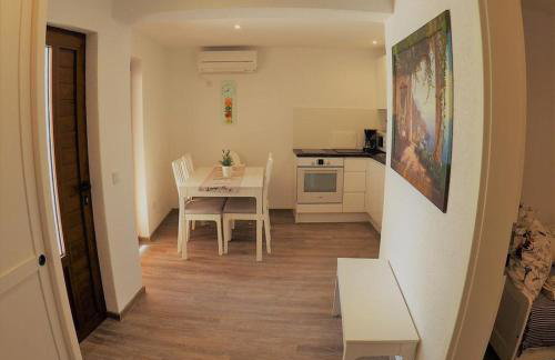 Villa Ludilo mit 4 Apartments in Poljica - Marina bei Trogir Split - Photo 50