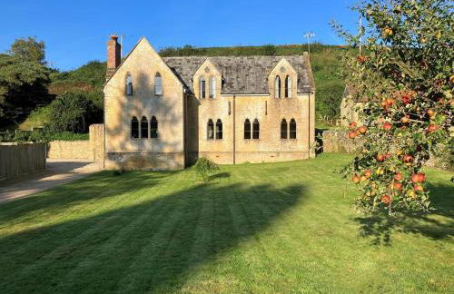 4 Bed in Bridport oc-58847 - Photo 1