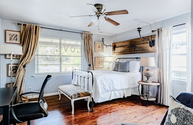 Mr. Wilson - Photo 18