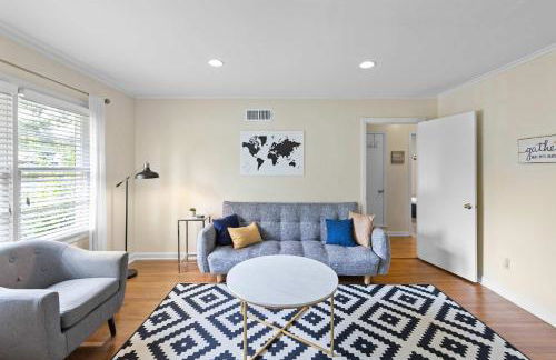 Modern Memphis Retreat - Sleeps 7 - Fireplace - Foto 7