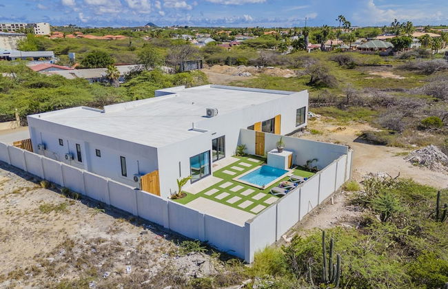 Brand NEW 3BR w Private Pool Walk to Palm Beach - Photo 44