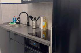 einfachHEIMISCH - zuHauseAUFZEIT - Netflix - Modern - Erholung - Küche - Foto 16