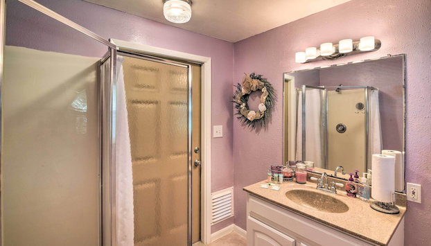 Galveston Vacation Rental w/ Deck: Steps to Beach - Foto 2, Interior