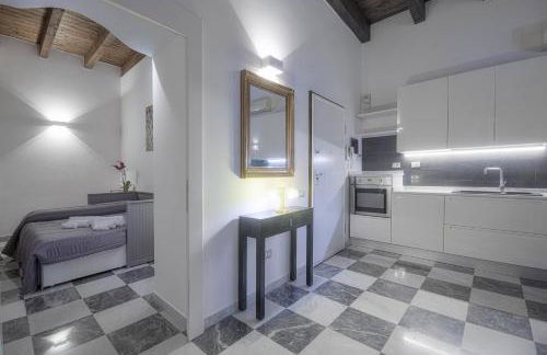 Right House - Characteristic Marina District - Photo 18