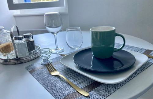 AUX 4 LOGIS - Studio Le Flore - Petit déjeuner offert 1ère nuit - Foto 4