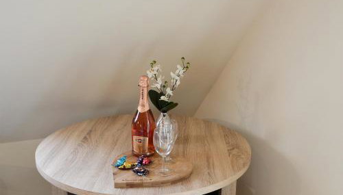 The Studio - Photo 3