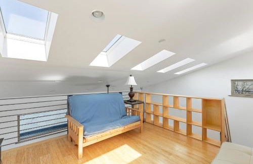 Modern Living w hot tub in Alberta Arts District - Foto 15