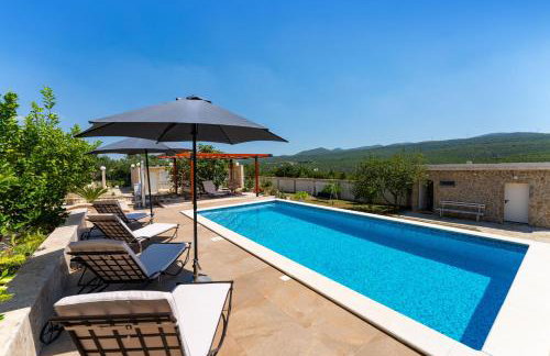 MY DALMATIA - Villa Sucic with private pool and mountain view - Foto 11