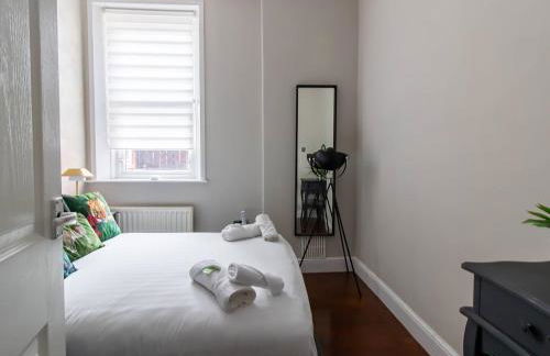 Grosvenor 126 Trendy Jesmond Whole Apartment - Photo 17