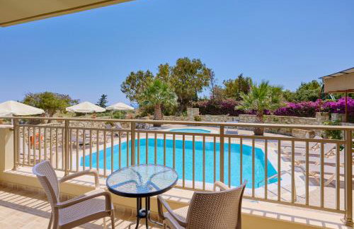 Family seaside Kladissos Villa with private heated pool! - Foto 39
