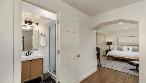 The Lumber Baron's Mansion: 2 King Suites, 2.5BA + Gym - Foto 4