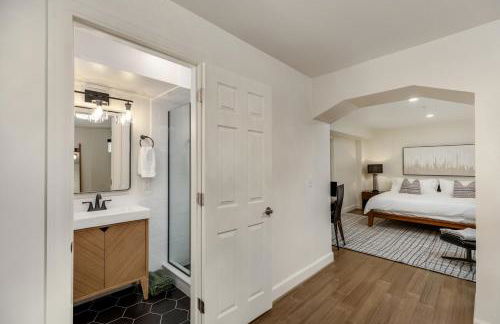 The Lumber Baron's Mansion: 2 King Suites, 2.5BA + Gym - Foto 4