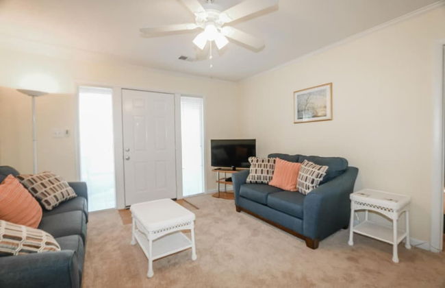 Beautiful Sea Gem - Condo 1 4 mi From Beach w Pool - Foto 14