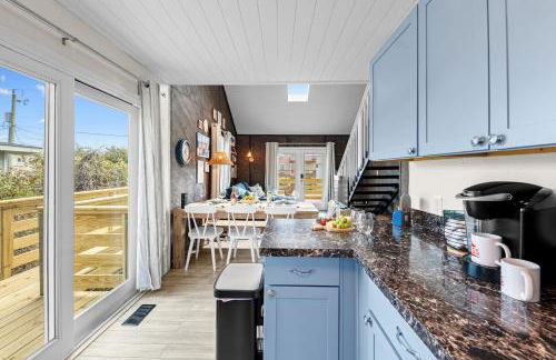 Oceanside Cottage -3BDR 2BA-Walk to Beach! - Foto 24