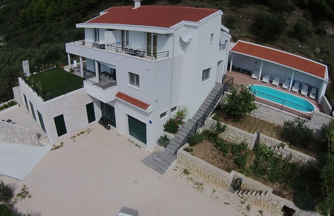 Villa Tonka - Photo 1