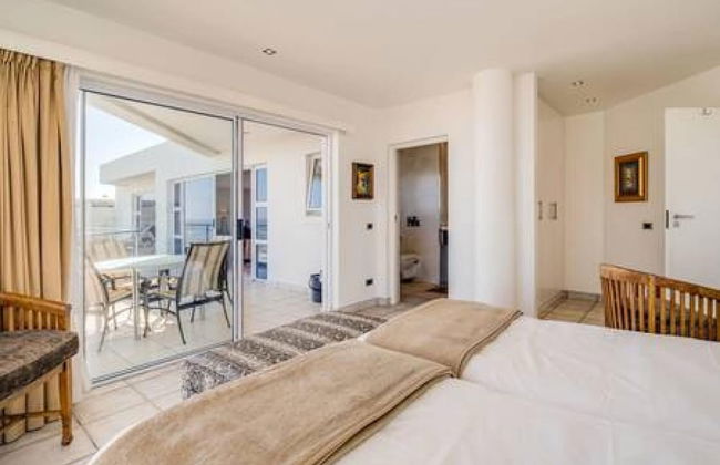 Immaculate Penthouse w Views Splash Pool CBT Penthouse - Photo 28